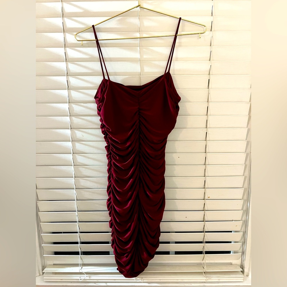 Maroon scuffed Hoco dress $20